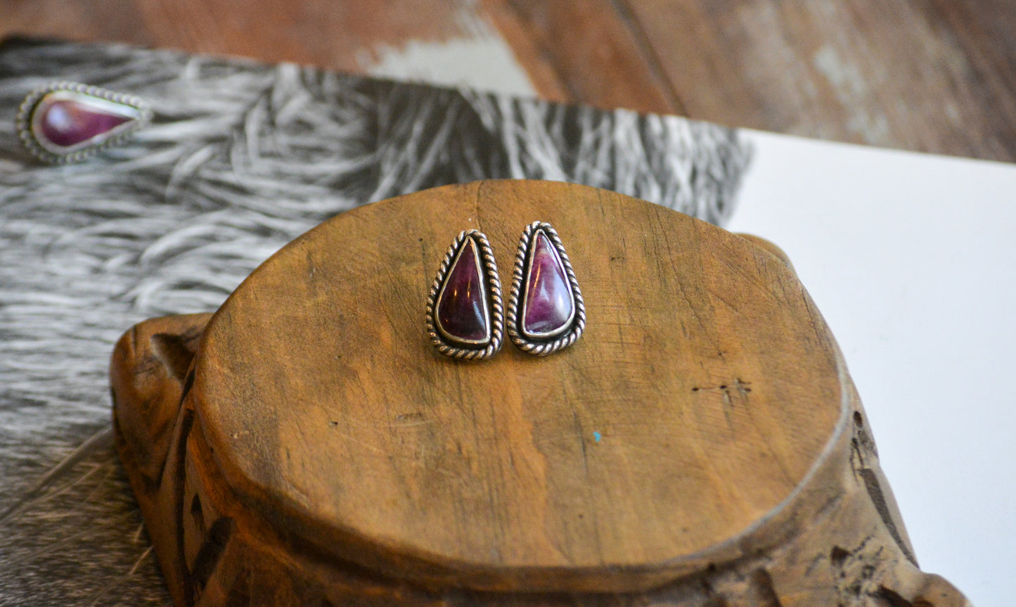 "Iris" Purple Spiny Oyster Studs