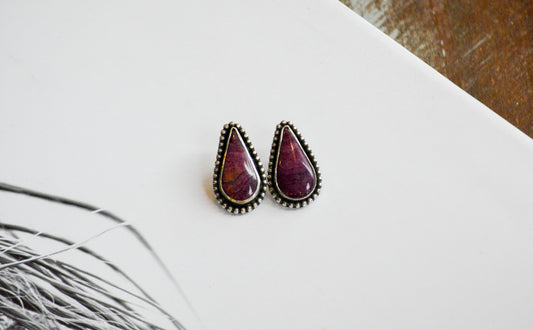 "Lily" Purple Spiny Oyster Studs