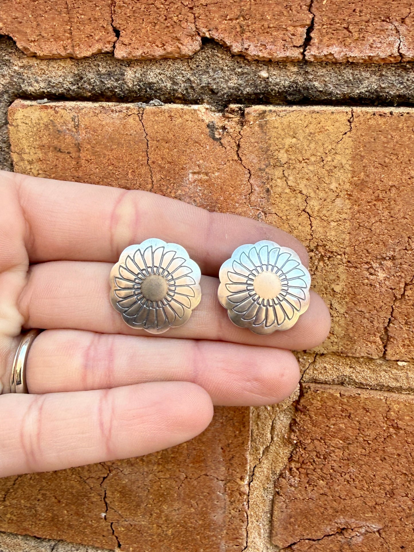 Scalloped Flower Concho studs